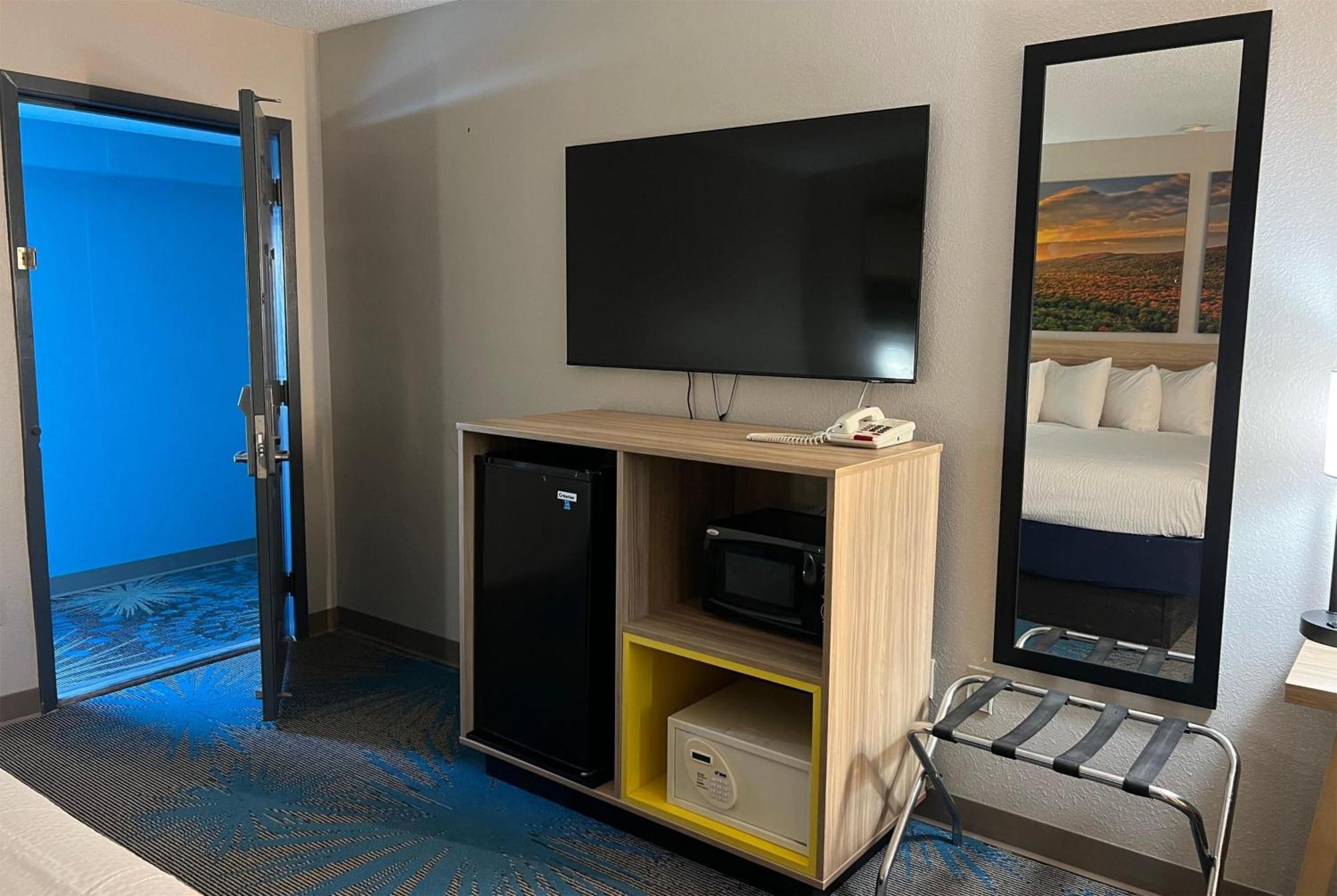 Days Inn By Wyndham Jamestown Εξωτερικό φωτογραφία