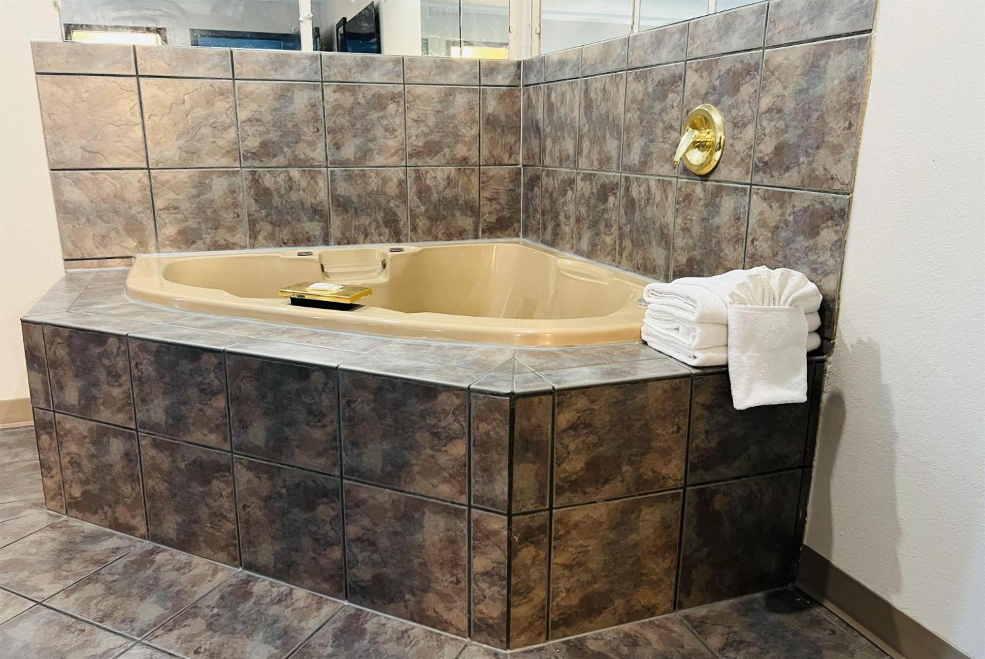 Days Inn By Wyndham Jamestown Εξωτερικό φωτογραφία